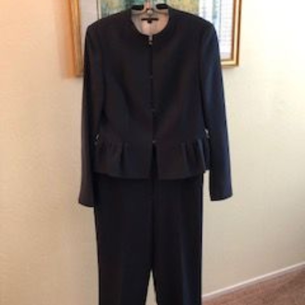 Dark blue Hugo Boss jacket and pants set